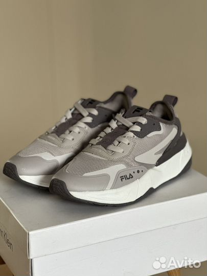 Кроссовки Fila женские