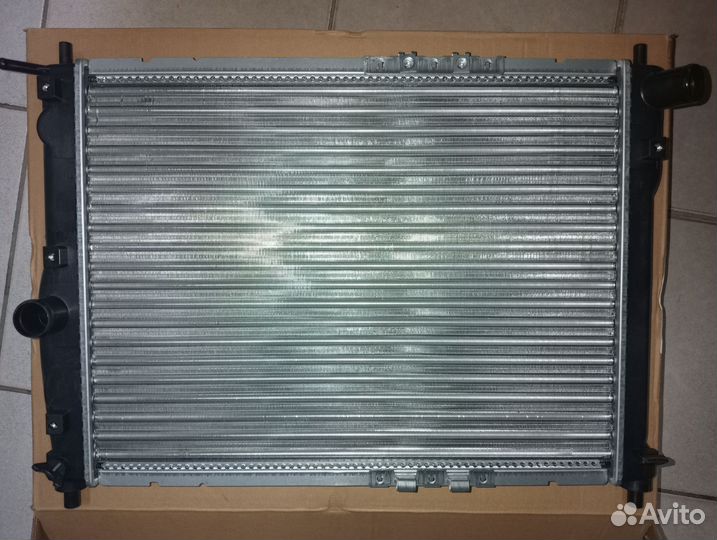 Радиатор охлаждения Дэу / Шевроле Ланос