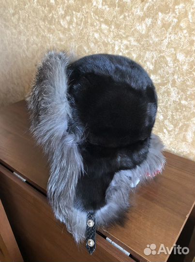 Женская шапка