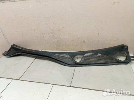 Водосток лобового стекла (жабо)