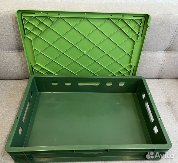 Ящик пластиковый с крышкой пищевой