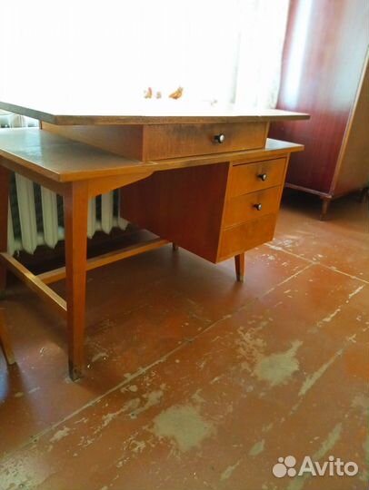 Письменный стол