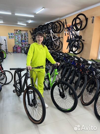 Велосипед на спицах и литых дисках