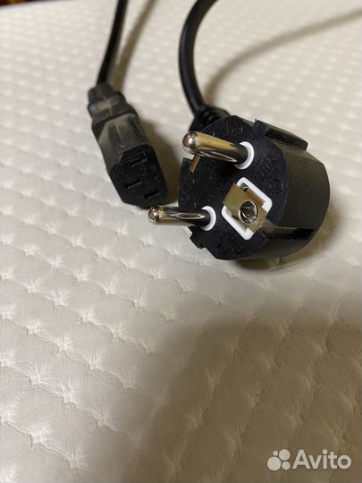 Кабель hdmi, VGA, USB 3.0, дисплей-порт и т.д