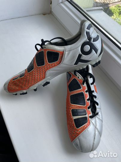 Футбольные бутсы nike total90