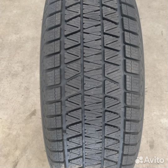 Bridgestone Blizzak DM-V3 265/60 R18