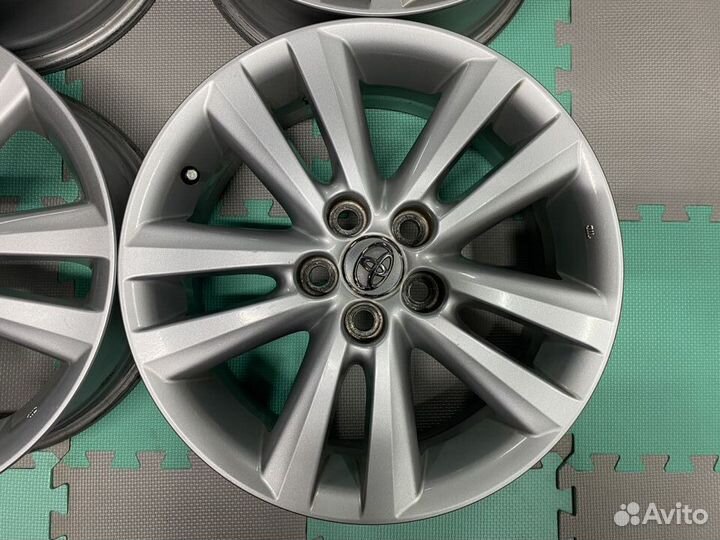 Комплект оригинальных дисков Toyota wish