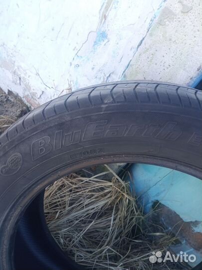 Yokohama BluEarth E70BZ 215/55 R17
