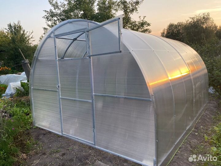 Теплица из поликарбоната q-8679