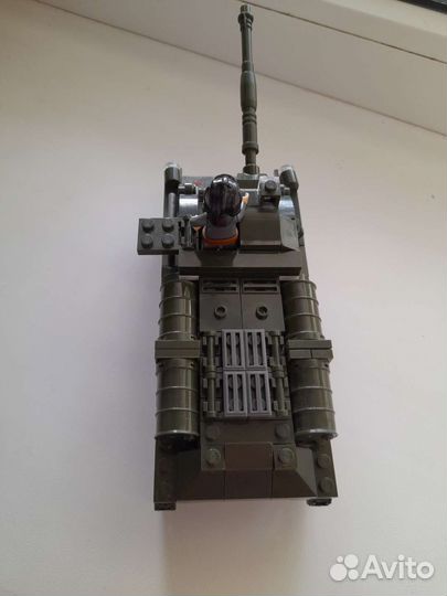 Танк из lego