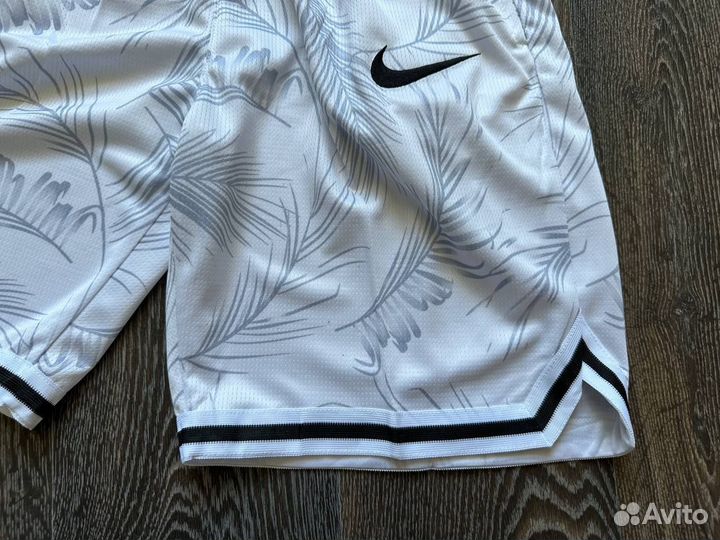 Шорты Nike Dri FIT белые