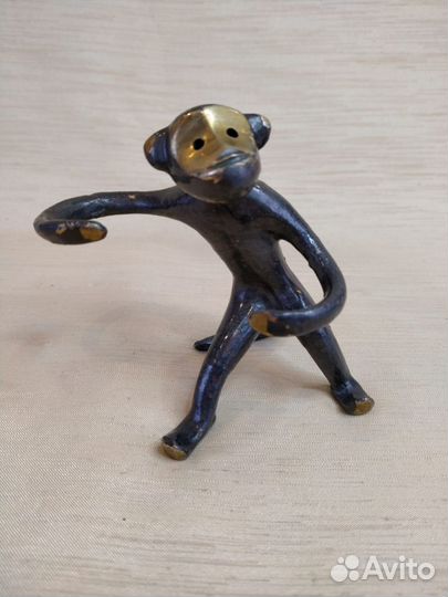 Бронзовая обезьянка, подставка соль-перец