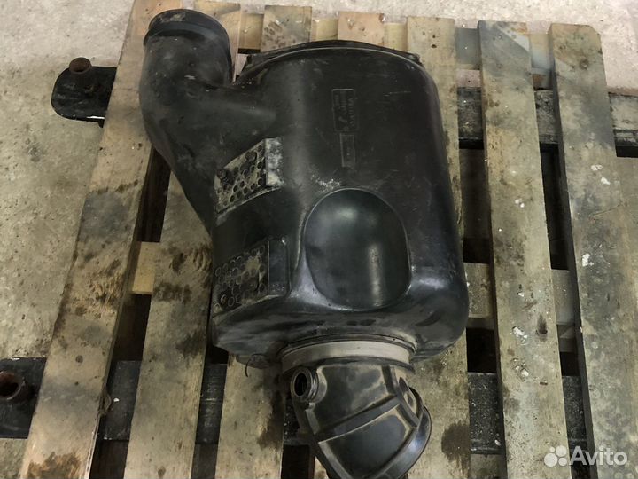 Корпус воздушного фильтра volvo 20859974