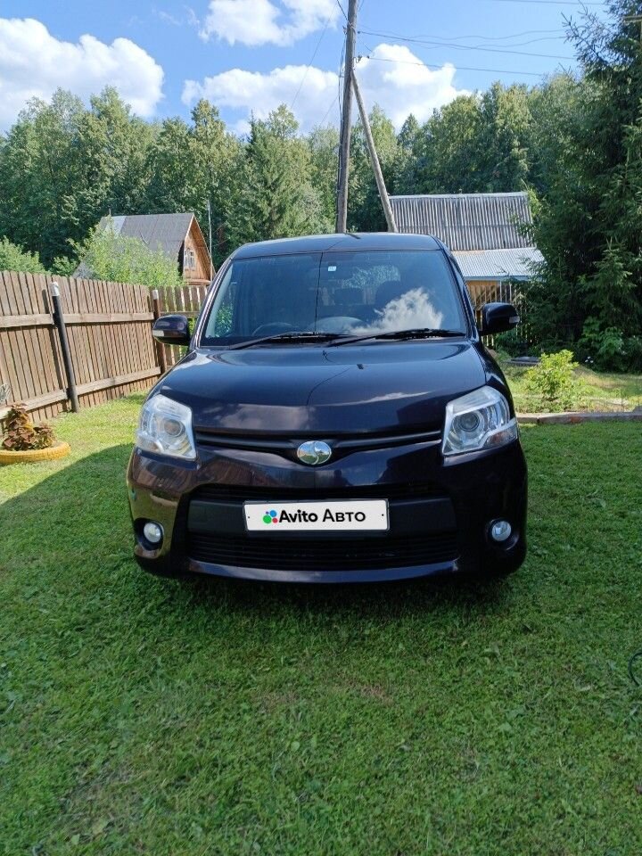Toyota Sienta: фото владельца