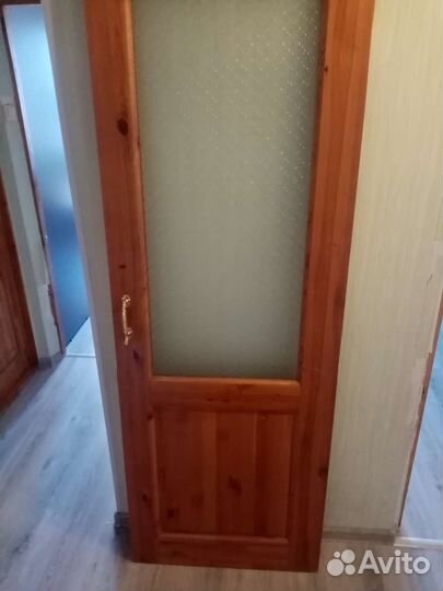 Дверь из массива дерева бу