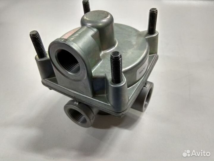 Клапан ускорительный wabco