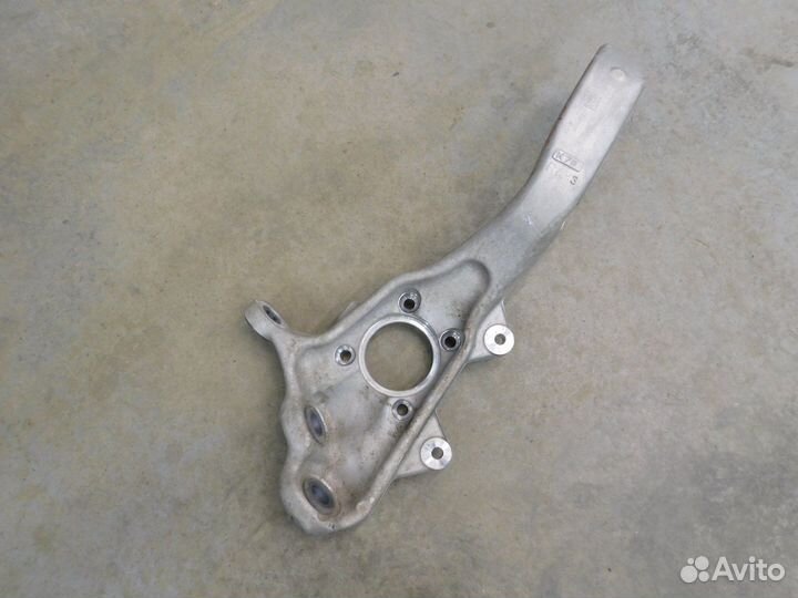 Цапфа/кулак поворотный передний правый BMW X5