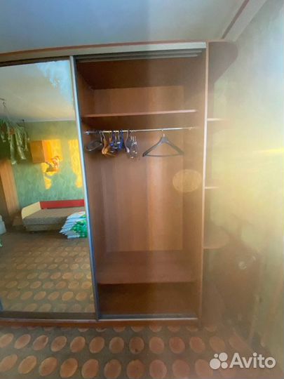 Шкаф купе с зеркалом