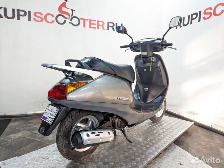 Скутер Honda Lead