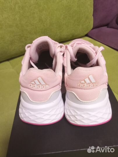 Кроссовки adidas 35-36р