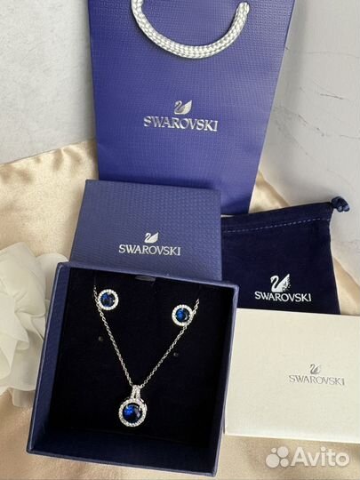 Комплект украшений в стиле Swarovski