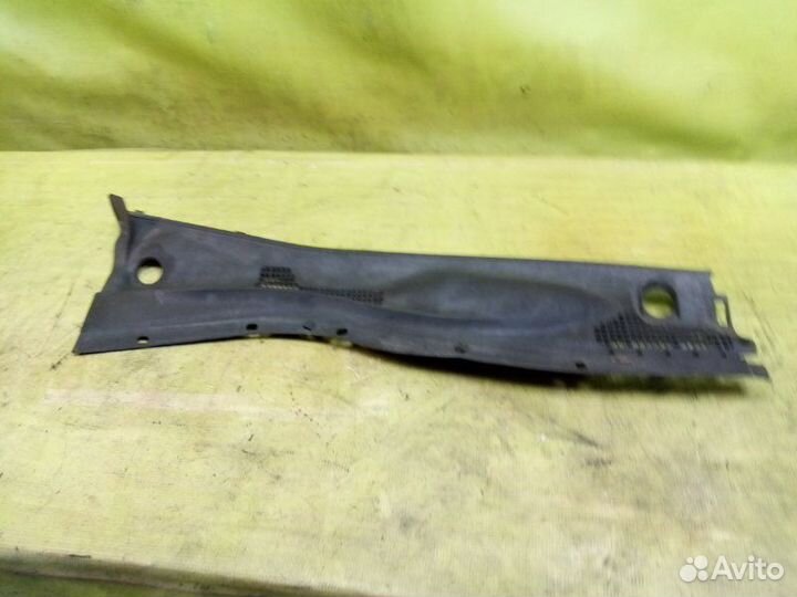 Жабо переднее правое Toyota Crown Majesta JZS155