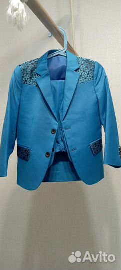 Костюм тройка