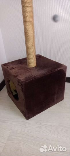 Домик с когтеточкой для кошки