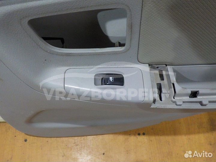 Обшивка двери задней правой (дверная карта) Kia Ce