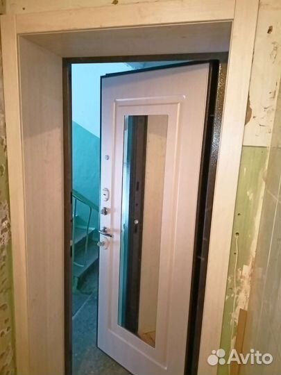 Двери входные с зеркалом новые