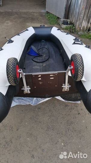 Лодка Regatta320