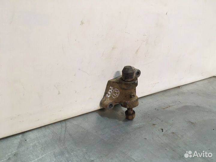 Рычаг маятниковый Лада 2107 2106 2002