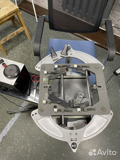 Перетяжка ракетки для бадминтона