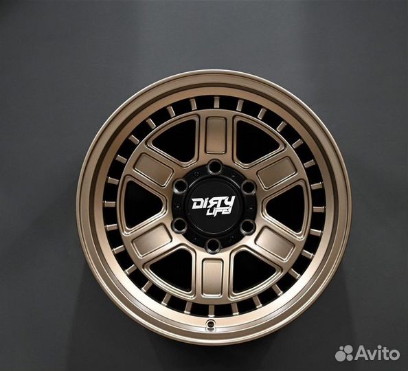 Диски R17 Dirty Life Cage на Toyota Hilux Pajero