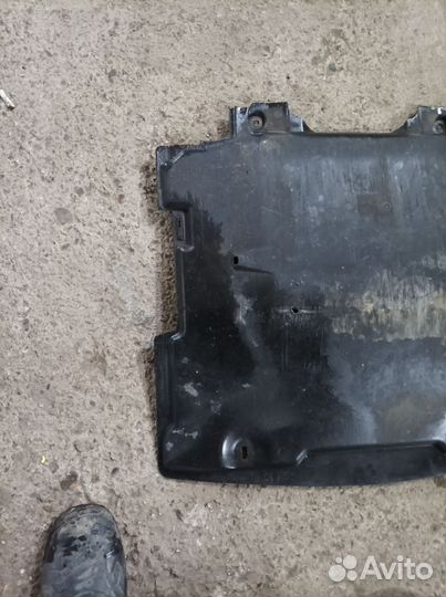 Защита двигателя Mercedes-Benz Clk Coupe W208