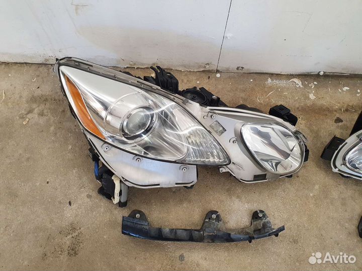 Lexus GS300 комплект фар оригинал