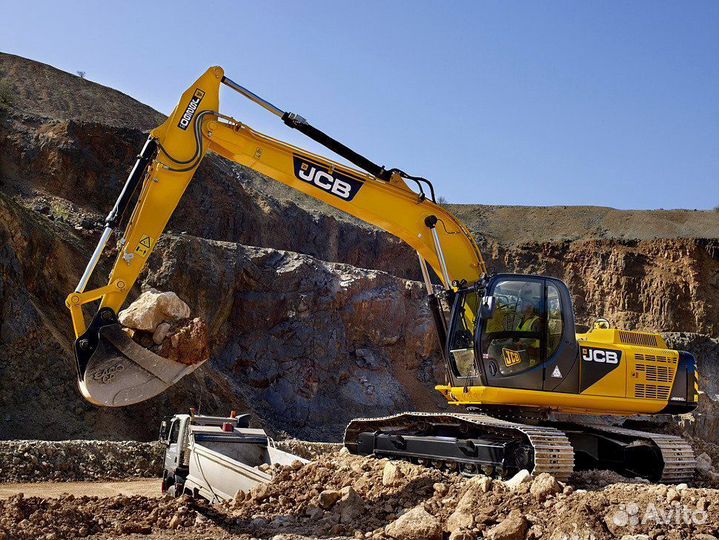 JCB JS 220 Стекло лобовое нижнее (Джисиби)