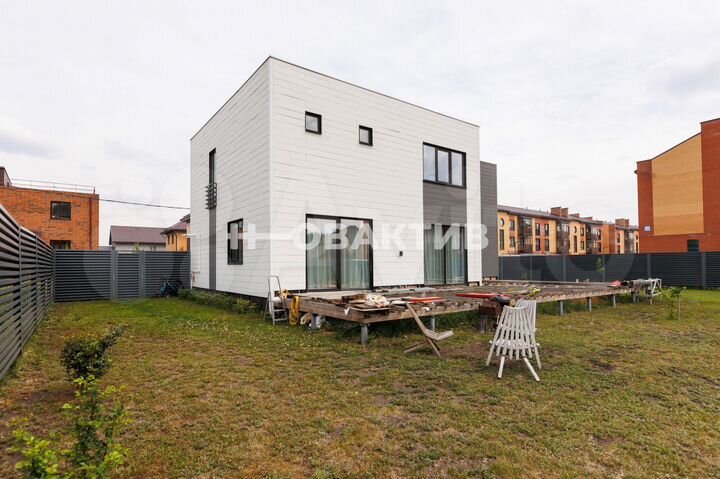 Коттедж 204 м² на участке 11 сот.