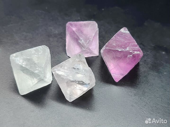 Флюорит полихромный. Природные кристаллы