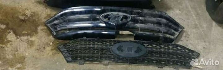 Решетка бампера на Весту люкс