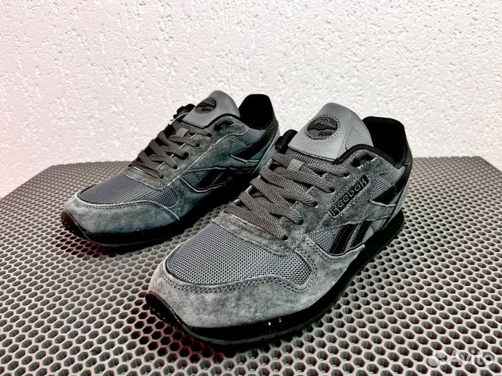 Кроссовки Reebok спортивные