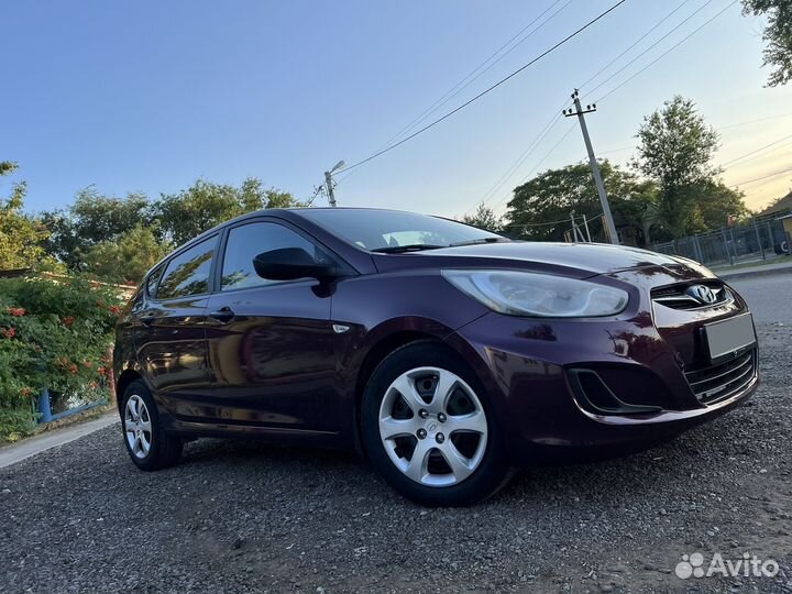 Hyundai Solaris 1.4 AT, 2012, 181 000 км