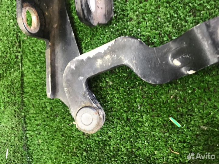 Петля капота передняя Audi A8 Quattro D2 ABZ 1998