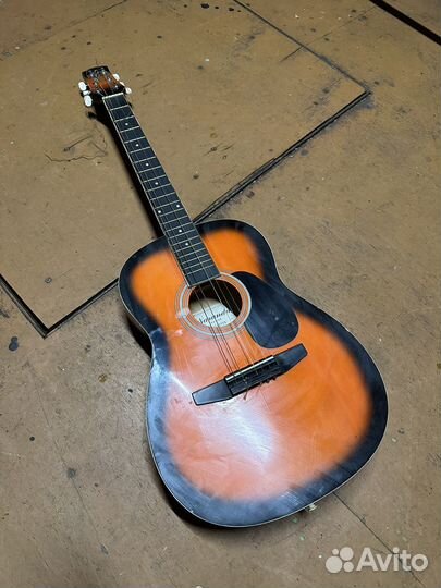 Акустическая гитара