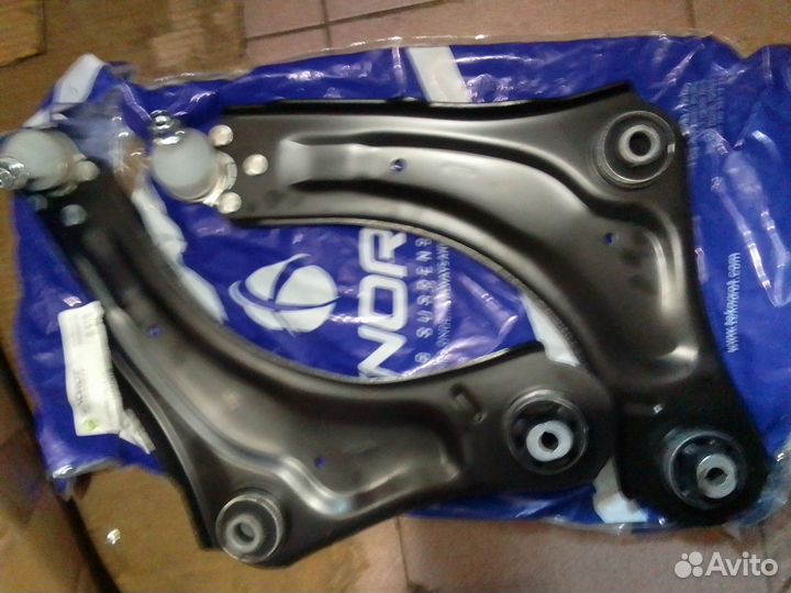 Рычаг передней подвески Renault Fluence Megane 3