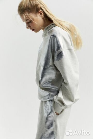 Худи oversize с металлизированным принтом