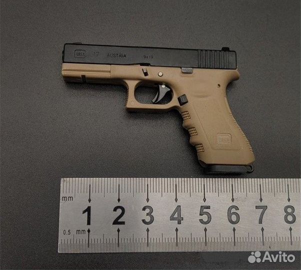 Миниатюрная копия австрийского пистолета Glock 17