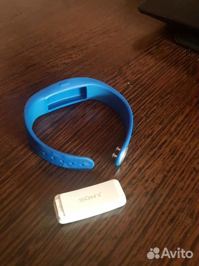 Фитнес браслет Sony swr-10