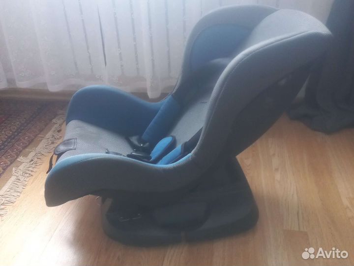 Автомобильное кресло