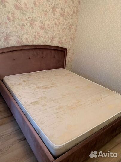 Кровать 160х200 с матрасом 